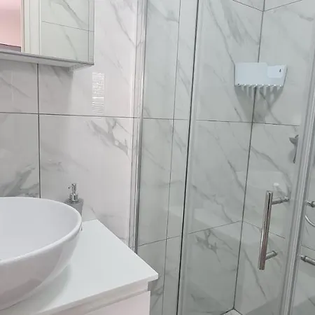 Studio Apartman Grzetic 실로