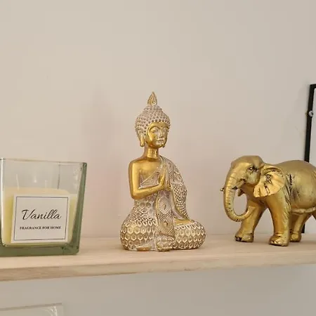 Grzetic アパート シロ